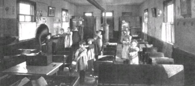 Radio Goes to School, 1925 | OneTubeRadio.com