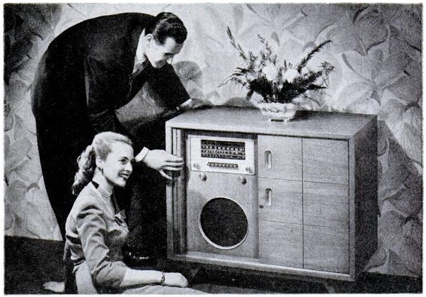 Stromberg-Carlson New World Console, 1946.