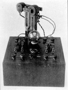 WWV 1927 frequency standard. Wikipedia image.